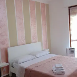 casa-alessandro.hotelitalianriviera.com/